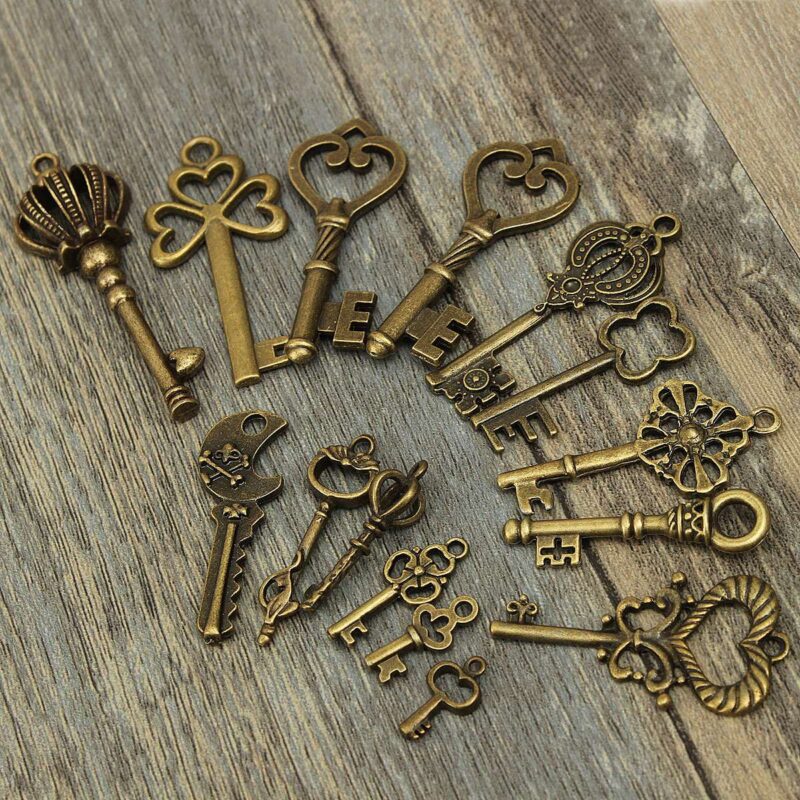 Sada starožitných bronzových klíčů MIX 3