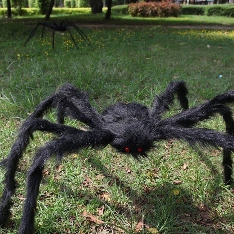 Halloweenský obří černý pavouk